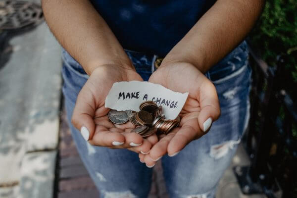 Ways for businesses to give back during the holidays