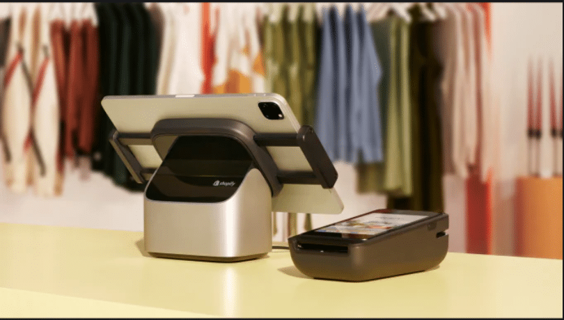 Picture illustrating the POS backend reporting Shopify POS, a inventory management system that caters to online stores. 
