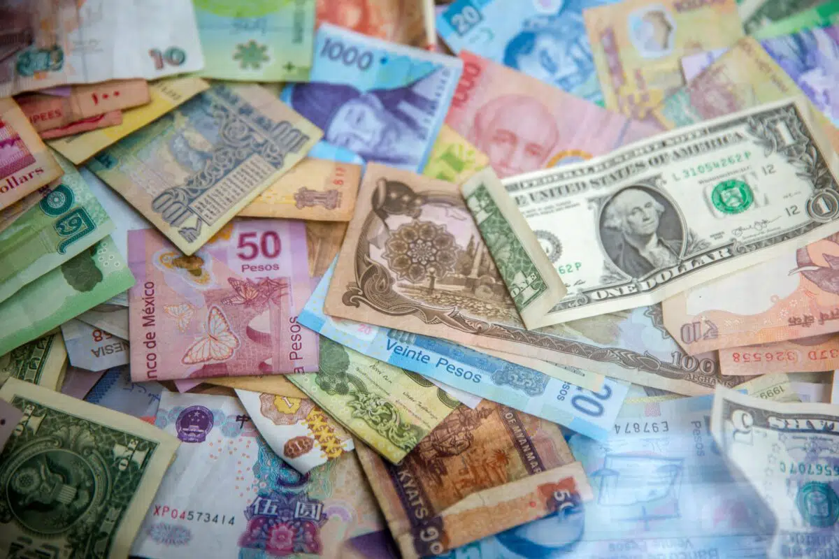 examples of different currencies from around the world