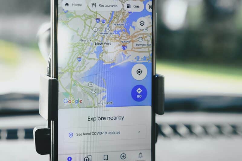 A Photo Showing A Smartphone With The Google Maps Application Running 800x533 
